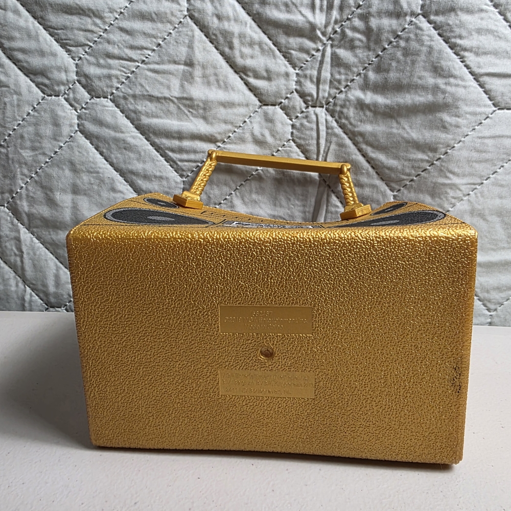 LOL Surprise Ooh La La Gold Plastic Boombox Purse MGA Entertainment Lil DJ 2019 - Picture 4 of 6